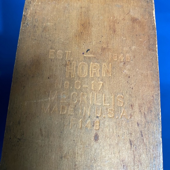 Horn McCrillis Cribbage Wood Board, No.C-17, Drueke Pegs, 2 Factory Sealed Decks - Picture 3 of 10